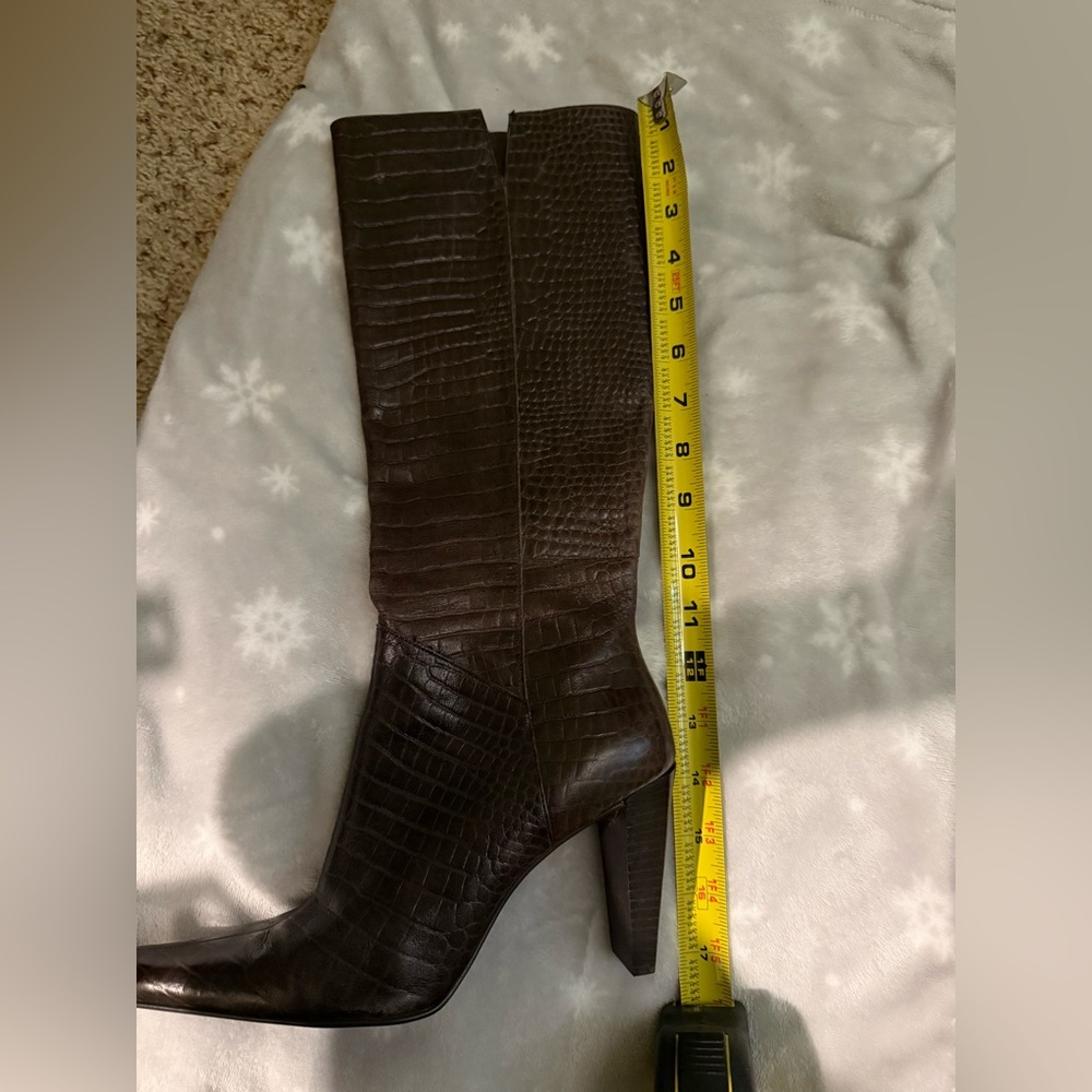Elegant Brown Crocodile-Embossed Knee-High Boots - Picture 6 of 6